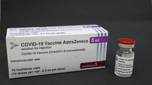 Una mujer de 57 años, en coma inducido por un trombo tras vacunarse con AstraZeneca