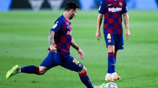 La histórica subasta solidaria de las botas con las que Messi superó a Pelé
