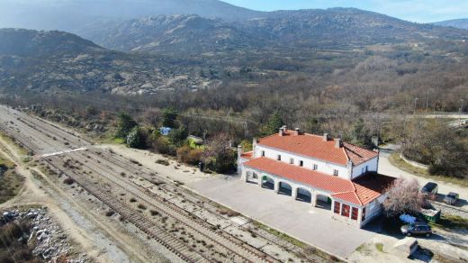El magnífico y original proyecto cultural Traductores del Viento arranca en la antigua estación de ferrocarril de Bustarviejo