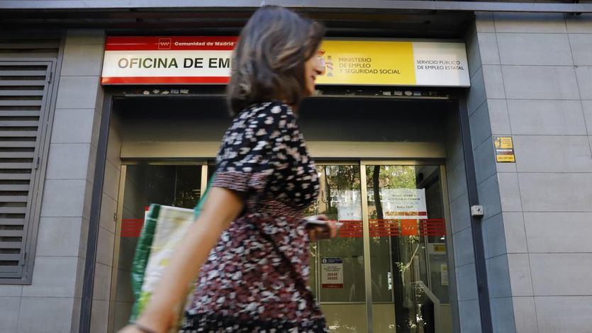 El paro bajó en abril en casi 40.000 personas, otro mes consecutivo con buenos datos de empleo