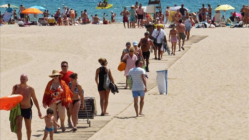 ¿Qué ocurre si te llaman para vacunarte contra el coronavirus durante tus vacaciones?