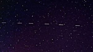 Pareció una peli de extraterrestres: la flota de satélites Starlink que llenó el cielo español de luces