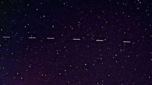 Pareció una peli de extraterrestres: la flota de satélites Starlink que llenó el cielo español de luces