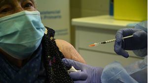 4 de cada 10 mayores de 60 años han recibido la pauta completa de la vacuna