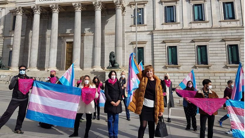 El PSOE podría ser 'expulsado' del Orgullo si el Gobierno no aprueba la 'Ley Trans'