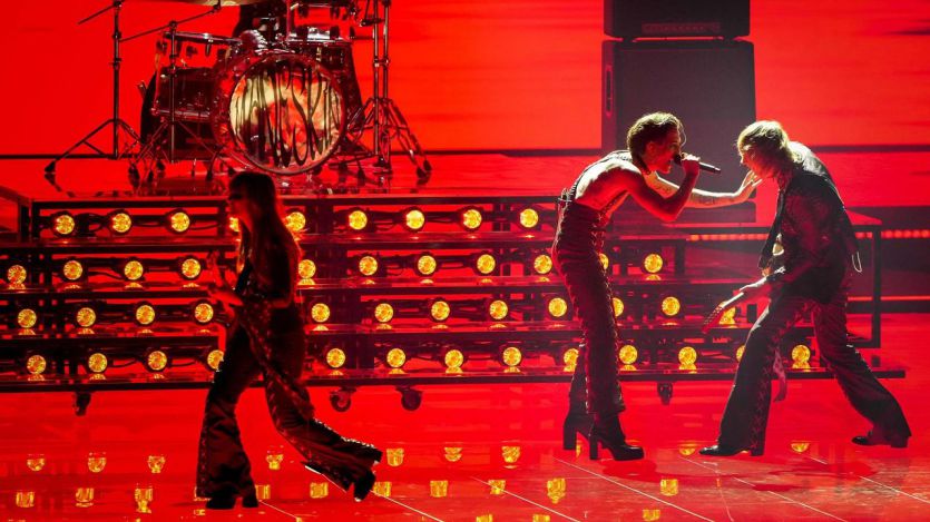 El rock italiano conquista Eurovisión en una gala con acento francés
