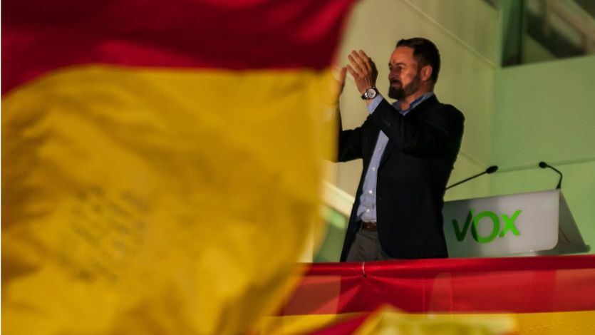 Vox consigue el apoyo del PP y Cs para que en los colegios murcianos suene el himno nacional