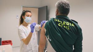 El 19,4% de la población española ya tiene la pauta completa de la vacuna contra el coronavirus