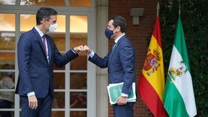 Moreno pide "diálogo permanente" a Sánchez y se desmarca de Ayuso respecto al Rey y los indultos