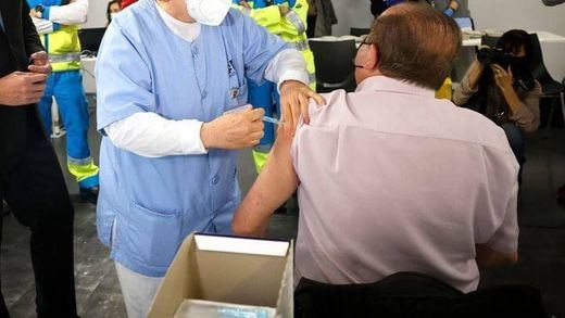 España supera la barrera del 30% de su población inmunizada
