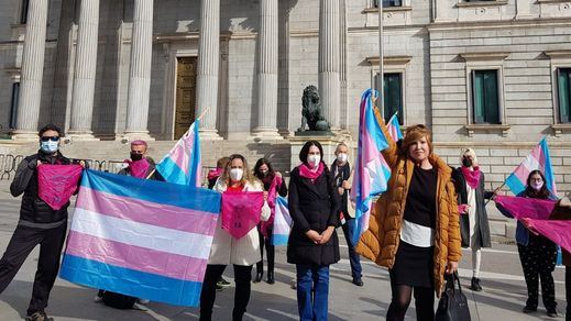 El PSOE cede y aceptará que en la 'ley trans' figure el cambio de sexo sin informe médico