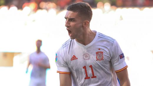 España pasa a octavos de la Eurocopa tras una goleada, con 'ayuda' de Eslovaquia (0-5)