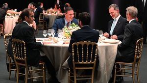 La foto de Barcelona: el Rey, Sánchez y Aragonès compartieron cena entre sonrisas y distensión