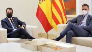 Aragonés trasladó a Sánchez que no renunciaría "a la amnistía y el referéndum", aunque acuerdan reanudar la mesa de diálogo