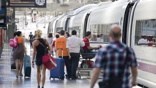 Renfe oferta casi 600.000 plazas en sus trenes en la primera operación salida del verano