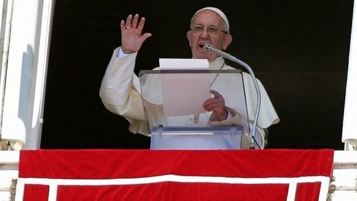 El papa Francisco, operado del colon por una diverticulitis