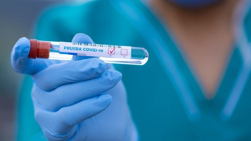 La incidencia sigue disparada y supera los 700 casos entre los jóvenes mientras sube la ocupación hospitalaria