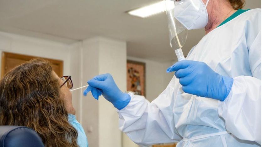 Los brotes de coronavirus ligados al ámbito social se quintuplican en julio