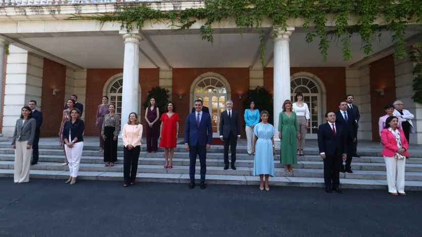 El Gobierno luce nuevo gabinete en foto: Sánchez y su cambio de rumbo para acabar la legislatura