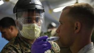 Marcha atrás en EEUU: se vuelve a recomendar el uso de mascarillas incluso a vacunados en lugares cerrados