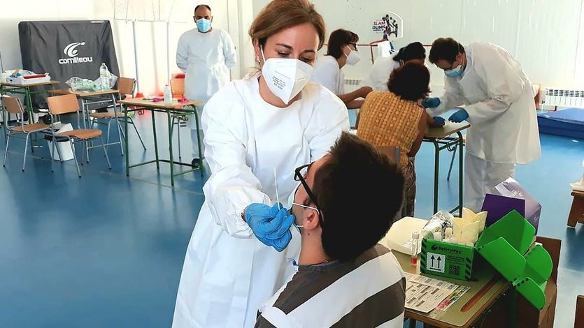 Sanidad notifica 24.753 nuevos casos, 44 fallecidos y la incidencia desciende hasta los 687 puntos