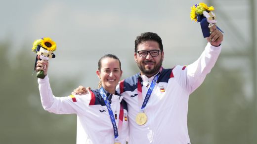 El oro llega al fin a España: Fátima Gálvez y Alberto Fernández, campeones en tiro al plato mixto