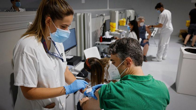 Madrid ya pone cifras a los efectos de la vacuna: un 58% menos de hospitalización y un 79% menos de ingreso en UCI
