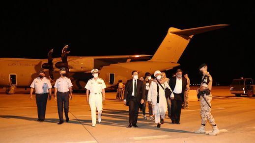 Llega a Torrejón el primer avión con trabajadores españoles y colaboradores afganos