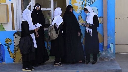 Las mujeres afganas ya empiezan a sufrir el regreso de los talibanes al poder