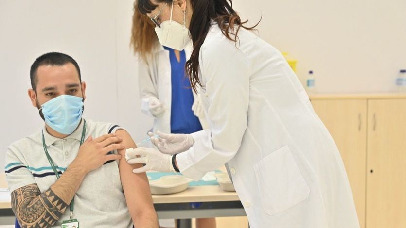 Más de 32,2 millones de personas ya tienen la pauta completa de la vacuna contra el coronavirus