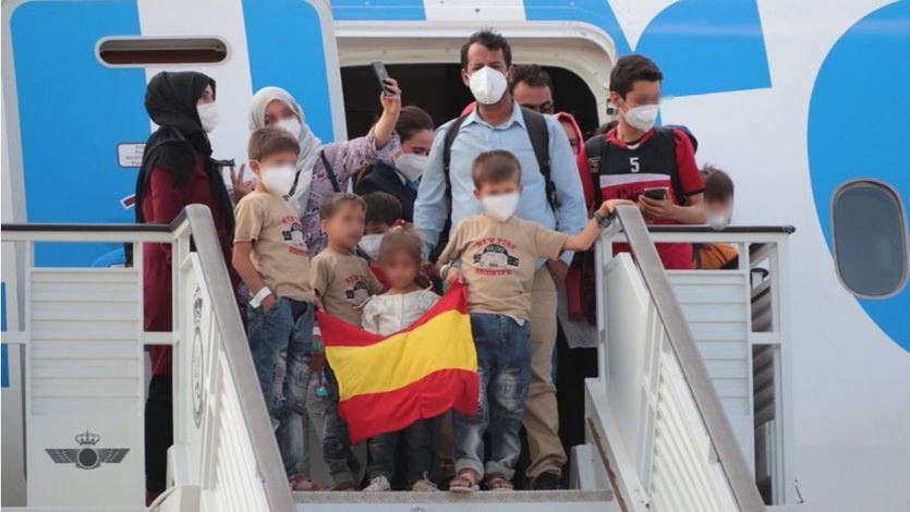 Castilla y León y Cataluña lideran la acogida de los afganos evacuados