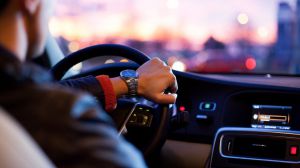 Las distracciones al volante están detrás de más de 300 muertes en carretera al año