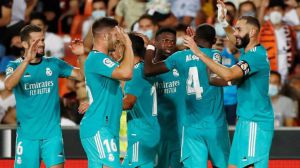 El Real Madrid suma y sigue y ya es líder en solitario (1-2 en Valencia)
