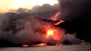 El lado bueno de que la lava del volcán haya llegado al mar: evitará la destrucción en la isla de la Palma