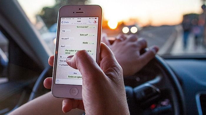 Así será la nueva normativa al volante: todas las novedades sobre el móvil, casco, adelantamientos...