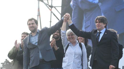 Las órdenes de detención de Puigdemont y los ex consellers fugados siguen vigentes, según el Constitucional