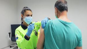 Sanidad recomienda vacunarse contra la gripe de manera conjunta con la vacuna del coronavirus