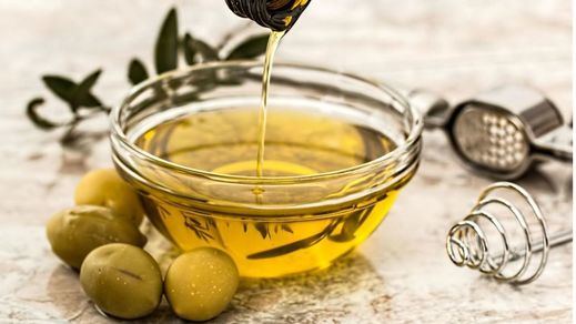 Un análisis de la OCU destapa 2 aceites de oliva que se comercializan como virgen extra pero no lo son