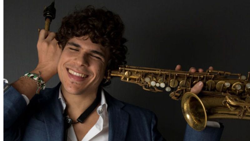 Doblete del cantaor y saxofonista Antonio Lizana presentando sus nuevos espectáculos