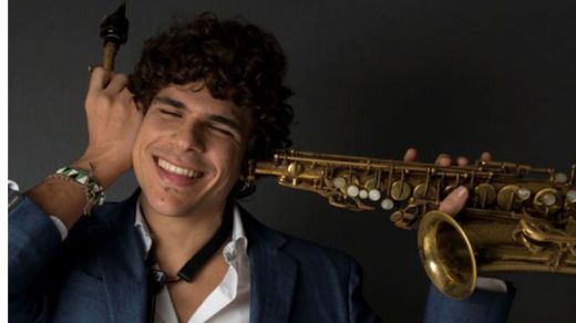 Doblete del cantaor y saxofonista Antonio Lizana presentando sus nuevos espectáculos