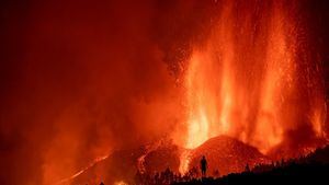 El volcán de La Palma llega a su día 39 de erupción y arrasa más edificaciones
