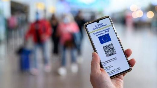 El pasaporte covid en la UE caducará a los 9 meses si no se administra la dosis de refuerzo