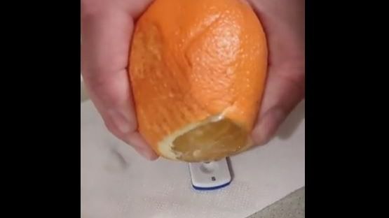 Desmintiendo bulos: la explicación científica de por qué el zumo de naranja da 'positivo' en el test de antígenos