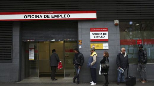 La EPA cerró el año 2021 con 153.900 trabajadores más, manteniendo la cifra de los 20 millones de ocupados