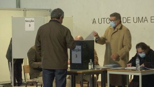 Portugal acude a las urnas en un incierto escenario político