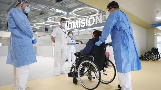 Casi la mitad de los enfermeros de España ha pensado dejar la profesión por la pandemia