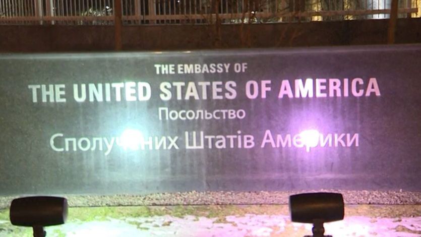 Estados Unidos traslada su embajada de Kiev al oeste de Ucrania por seguridad