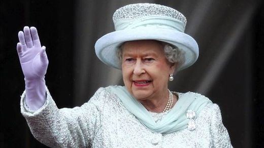 Calma con el estado de salud de la reina Isabel II: presenta síntomas leves
