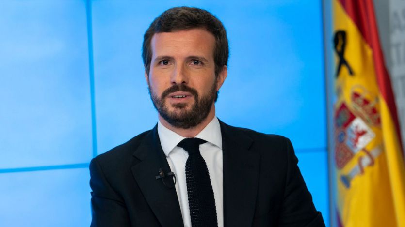 Casado resiste a varias horas de peticiones de dimisión y continuará hasta el congreso extraordinario de abril