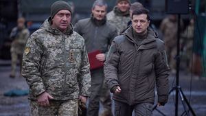 Tras una noche de bombardeos en Kiev, Zelenski niega la capitulación e insta a seguir defendiendo Ucrania
